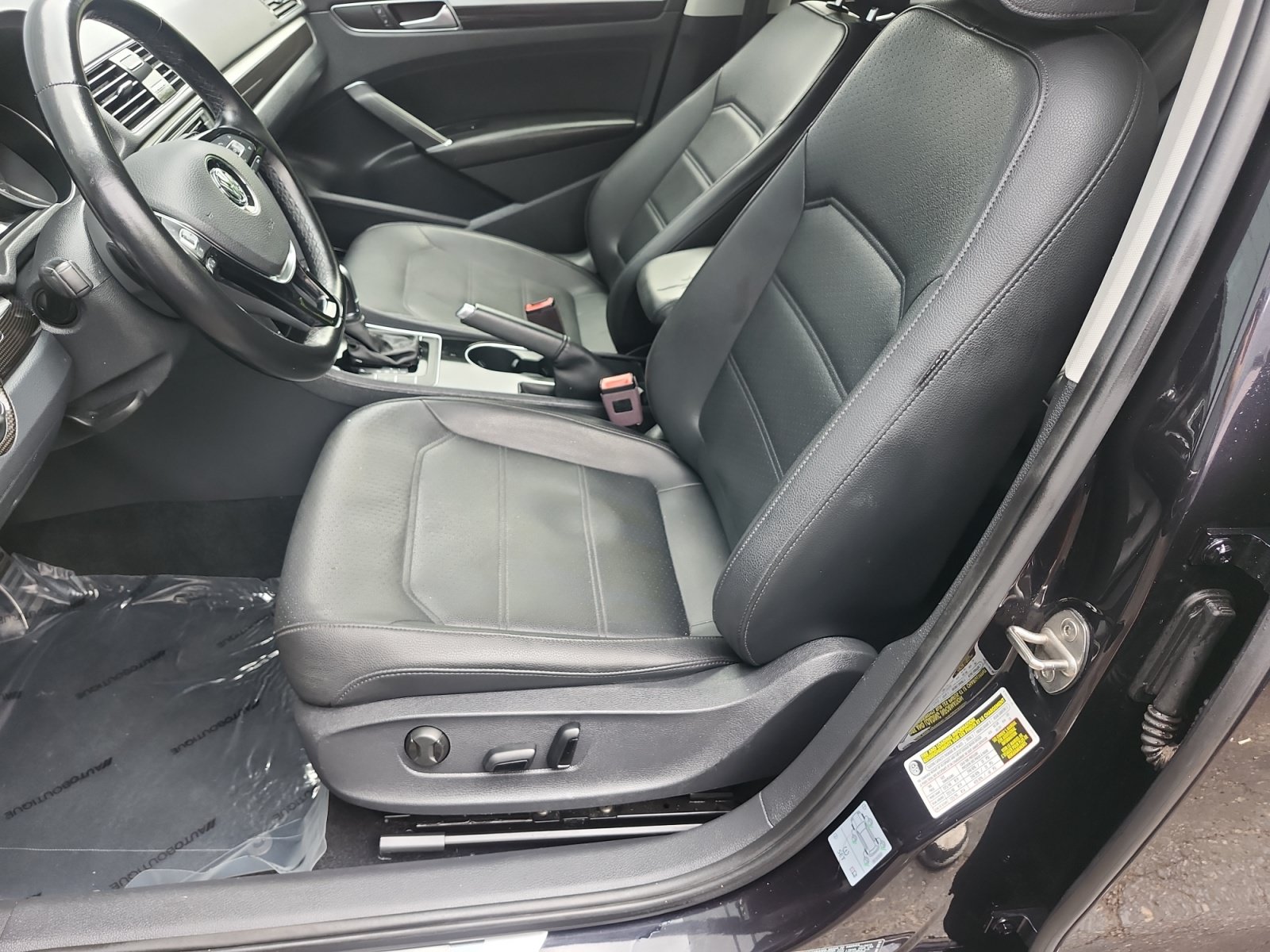 Used 2019 Volkswagen Passat 2.0T SE R-Line FWD image 9