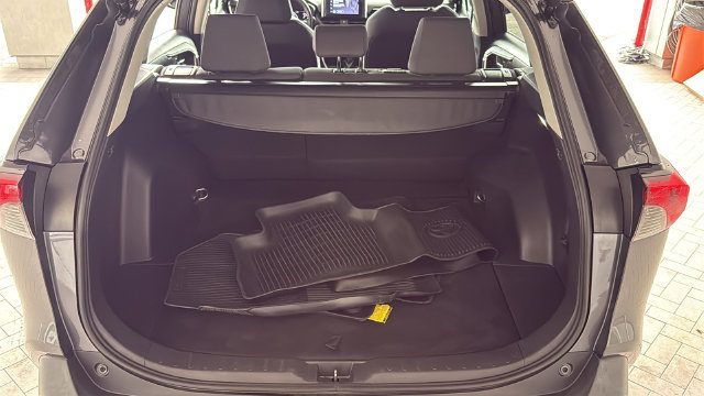 Used 2024 Toyota RAV4 XLE w/ Convenience Package FWD image 9