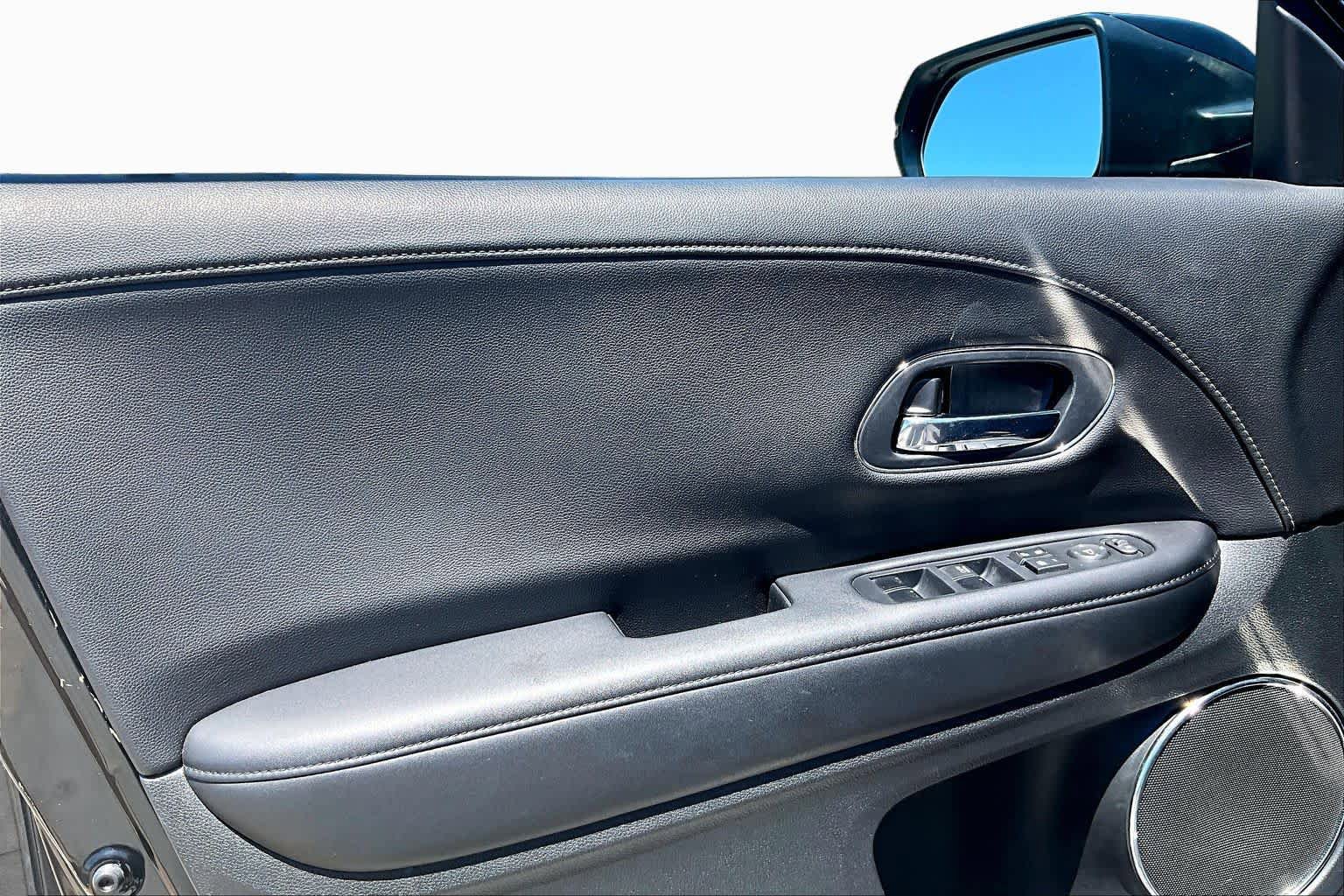 Used 2018 Honda HR-V EX-L image 22