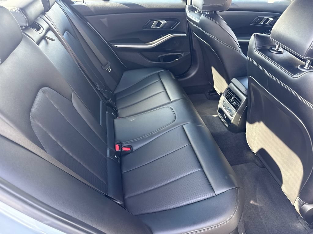 Used 2026 BMW 330i Sedan w/ M Sport Package RWD image 15