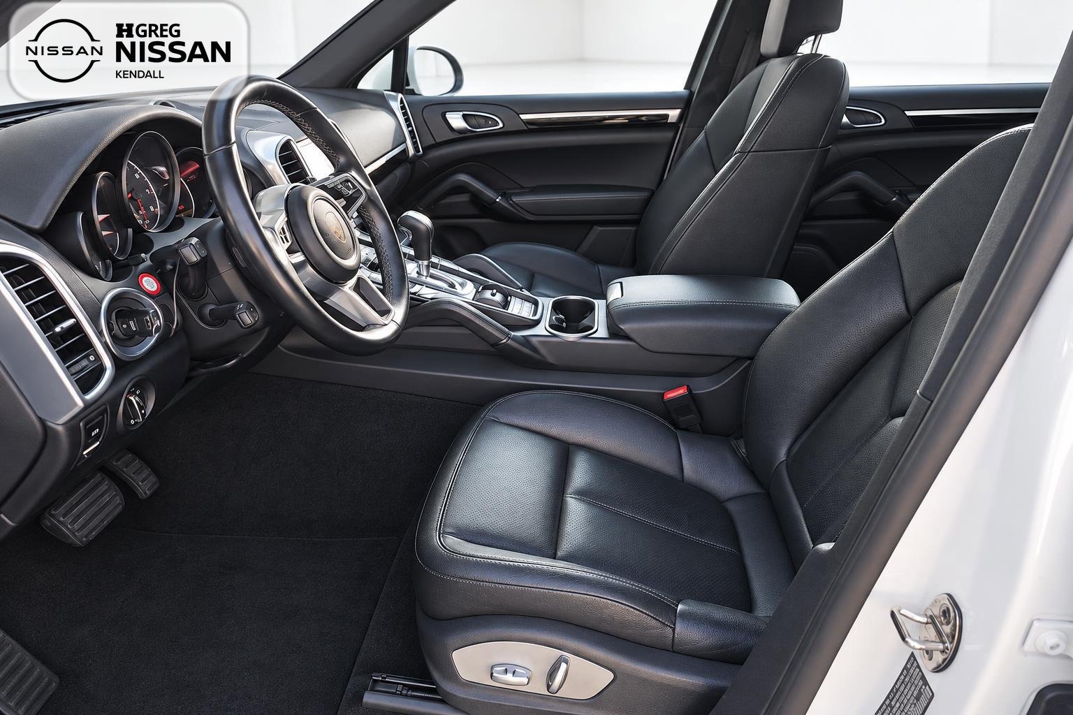 Used 2017 Porsche Cayenne AWD/4WD image 7