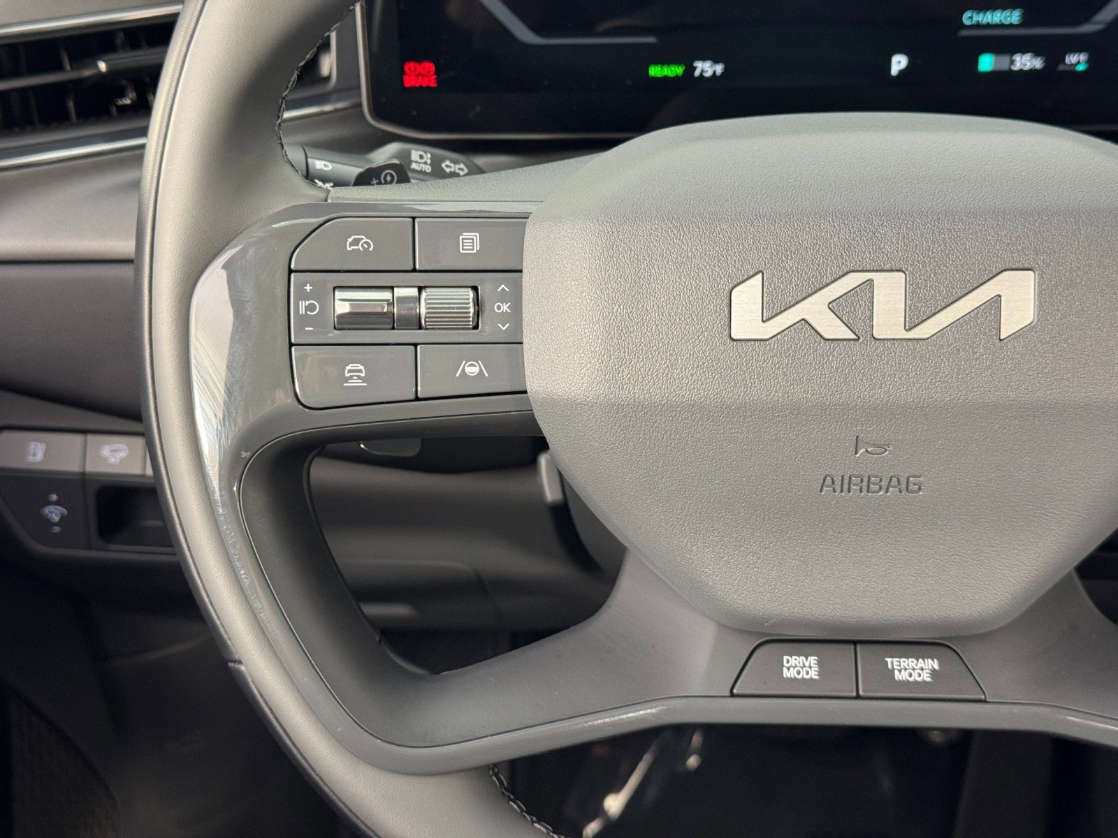 Used 2026 Kia EV9 Land image 23