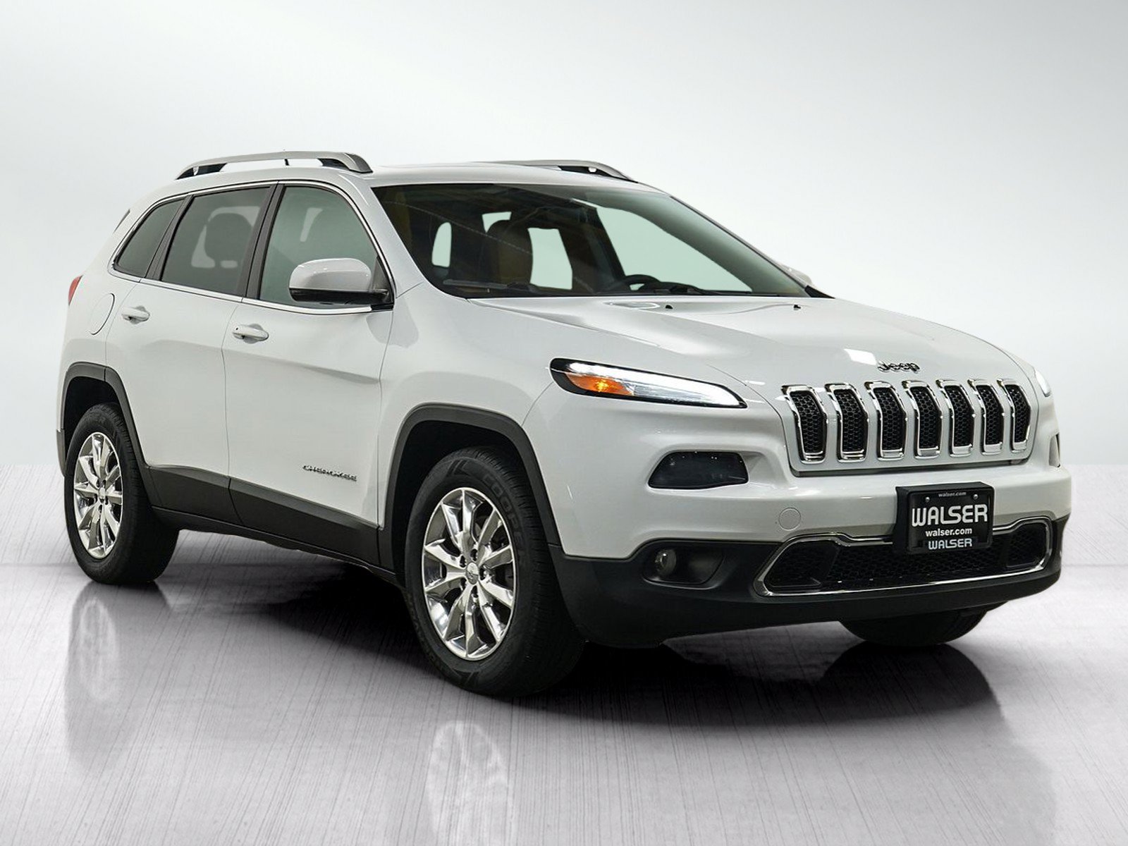 Used 2015 Jeep Cherokee Limited w/ Luxury Group AWD/4WD image 7