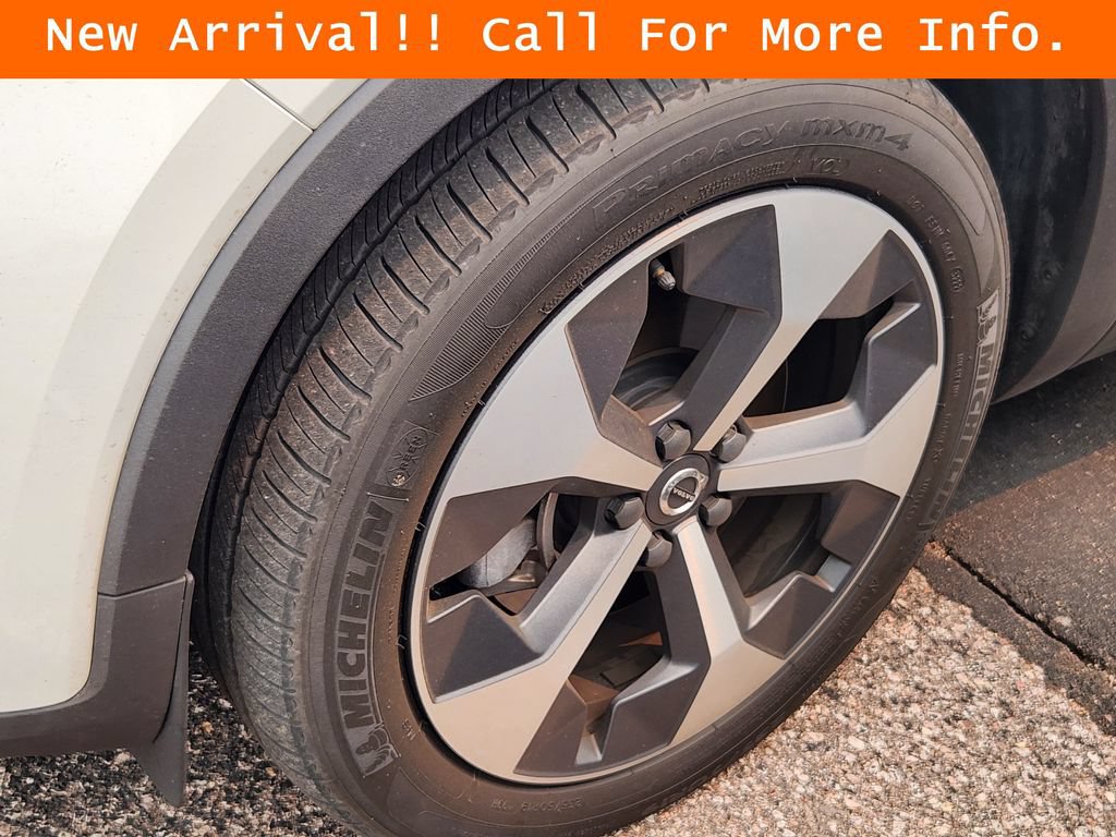 Used 2023 Volvo XC40 B5 Plus w/ Protection Package Premier AWD/4WD image 9