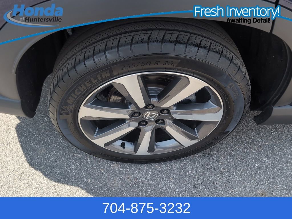 Used 2024 Honda Pilot Touring image 10