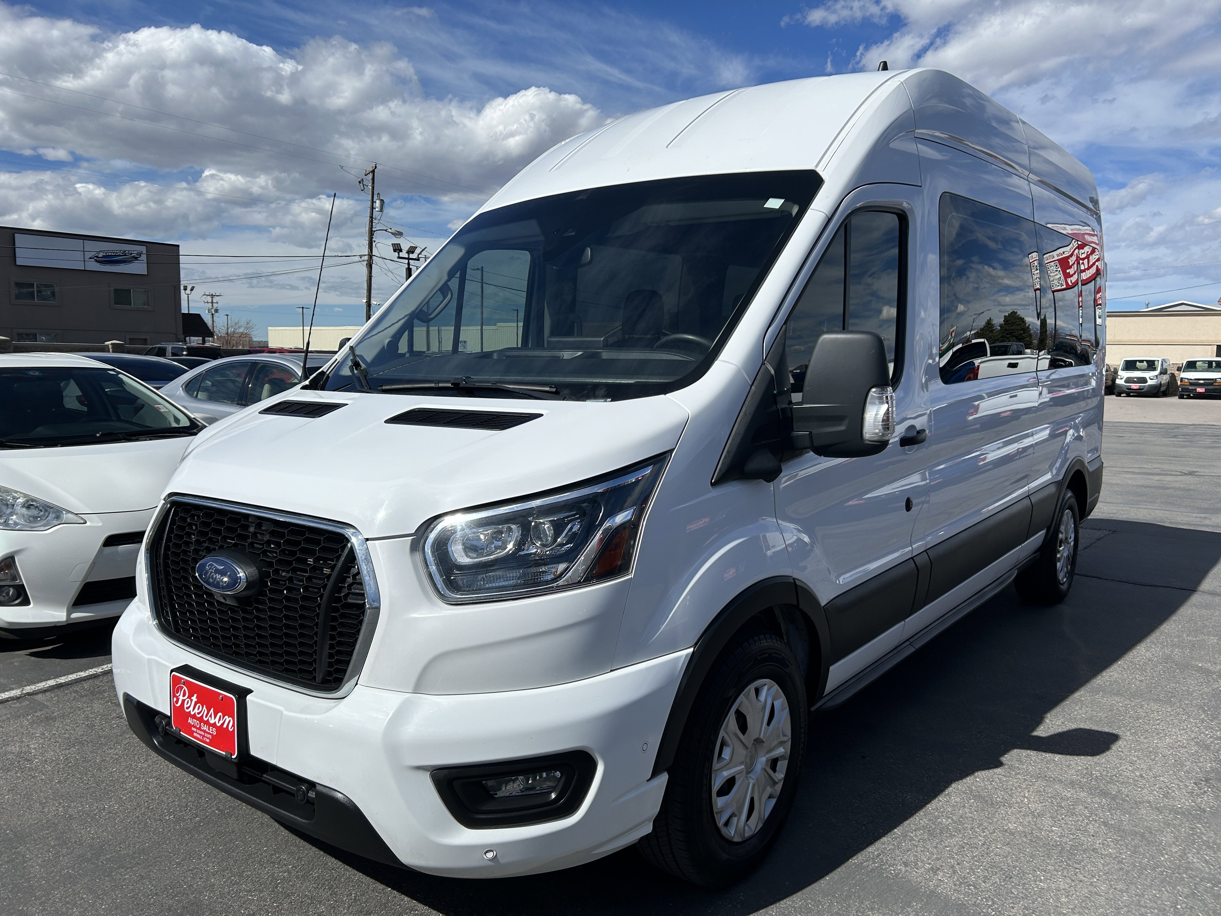 Used 2023 Ford Transit 350 XLT image 2
