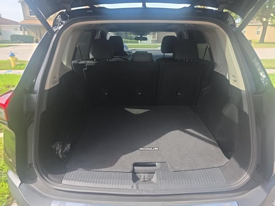 Used 2023 Nissan Rogue SV w/ SV Premium B Package FWD image 4