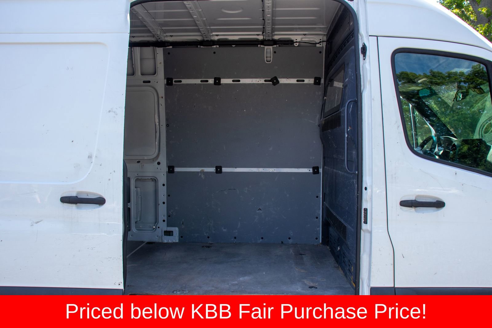 Used 2021 Mercedes-Benz Sprinter 2500 image 12