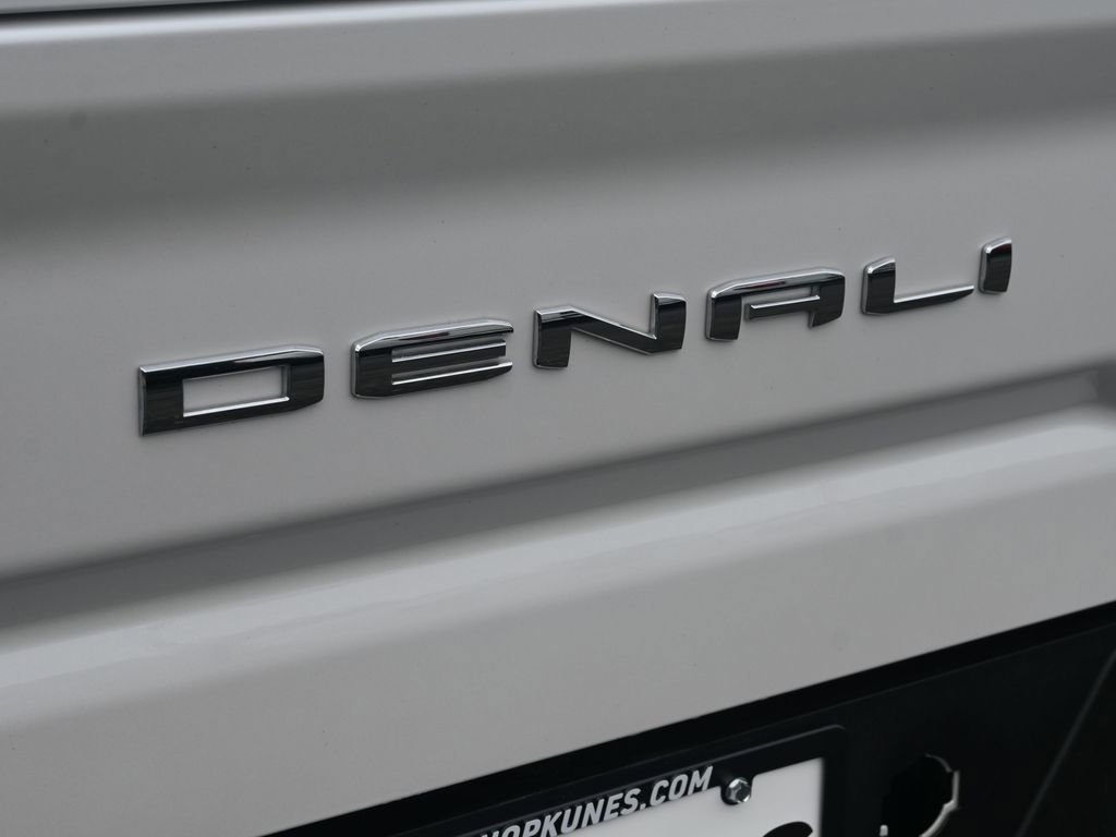 Used 2024 GMC Sierra 3500 Denali Ultimate image 9