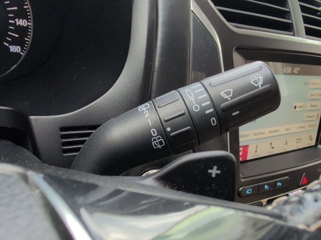 Used 2018 Ford Explorer Platinum image 26