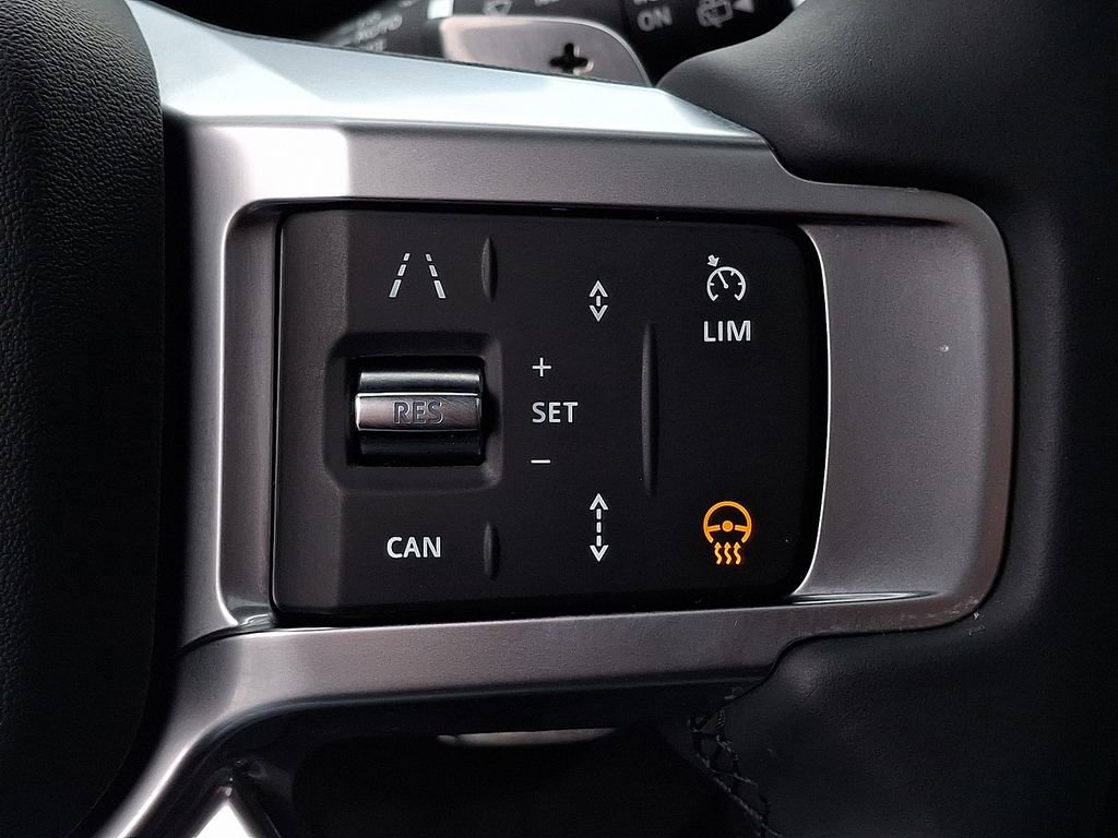 Certified 2025 Land Rover Discovery S image 16