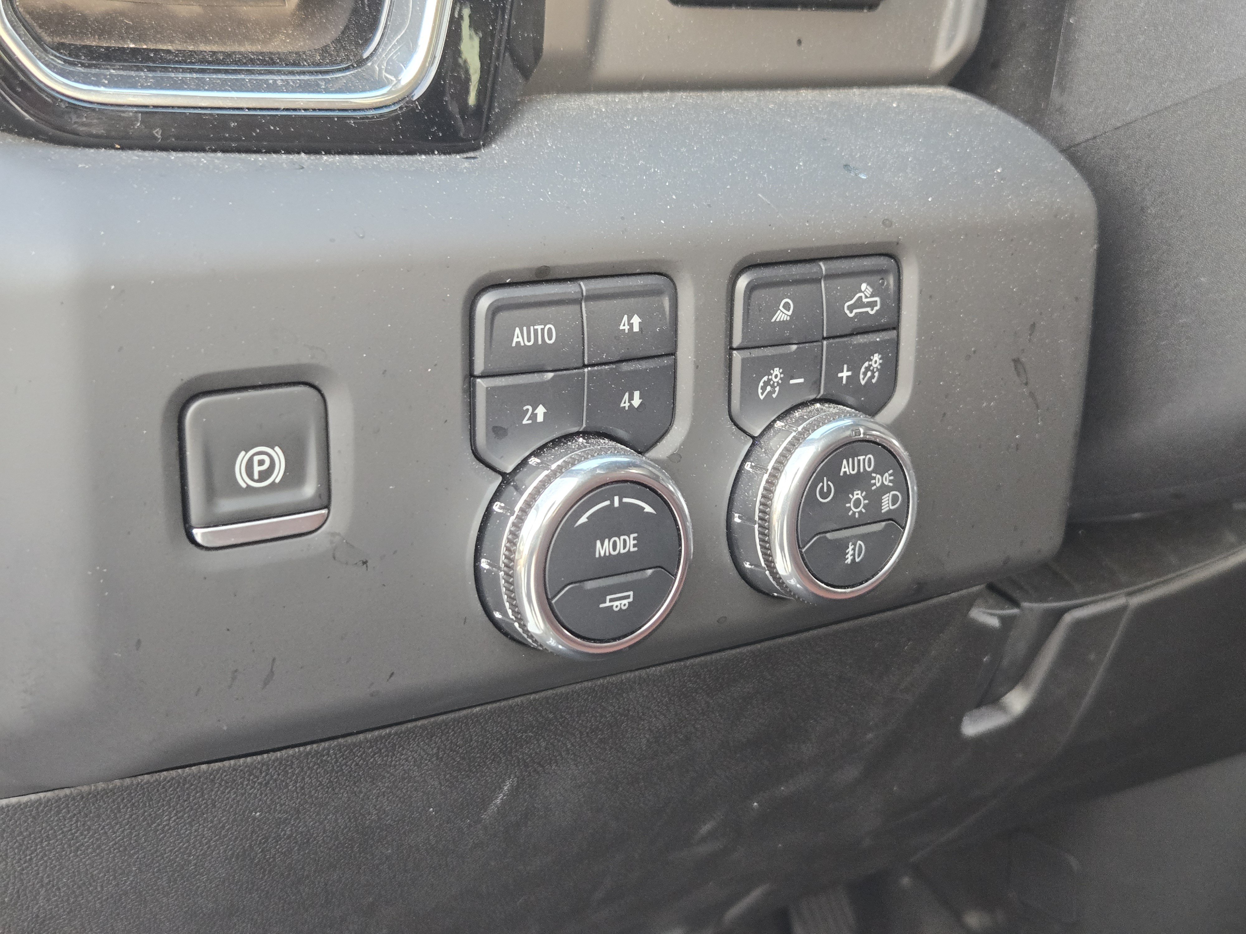 Used 2025 GMC Sierra 2500 Denali Ultimate w/ Max Trailering Package AWD/4WD image 19