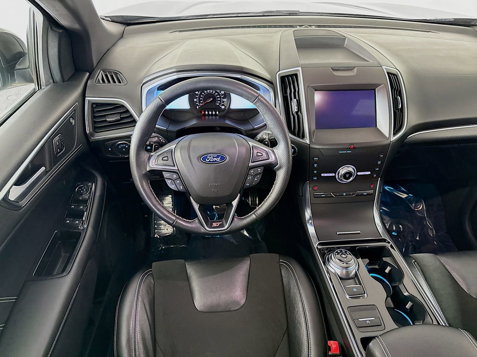 Used 2020 Ford Edge ST image 23