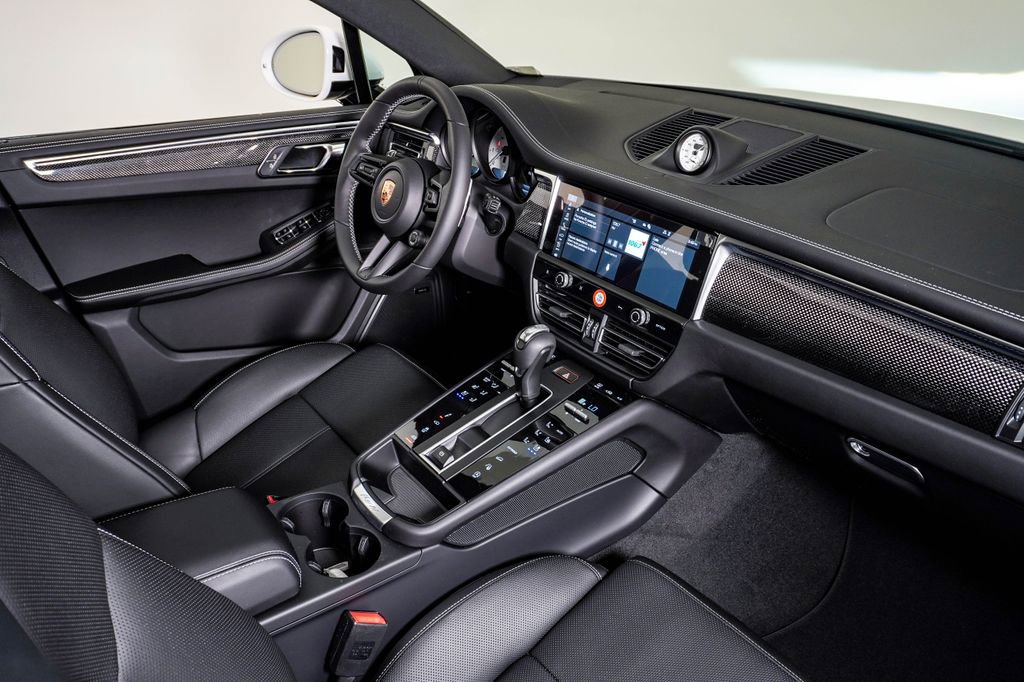 New 2026 Porsche Macan GTS AWD/4WD image 14