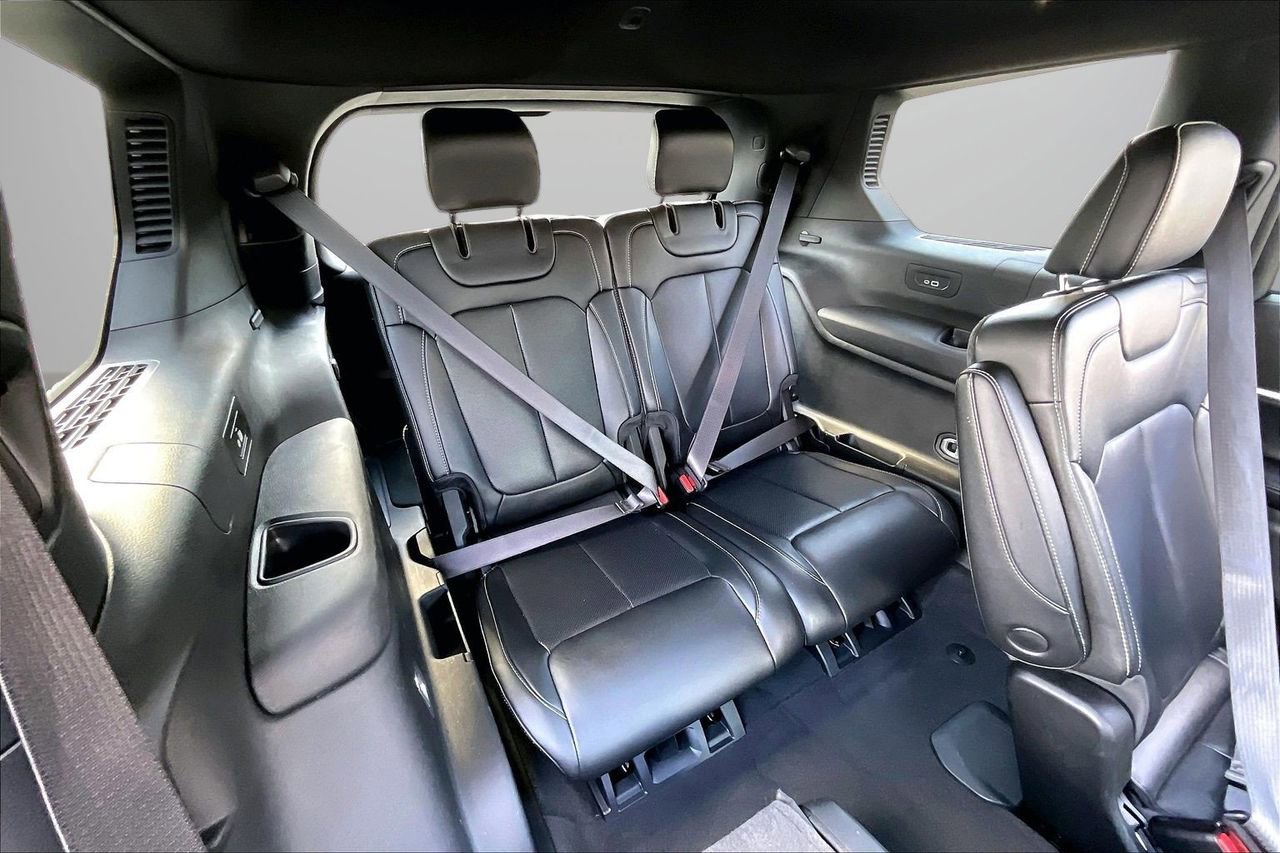 Certified 2025 Jeep Grand Cherokee L Limited w/ Luxury Tech Group II image 27