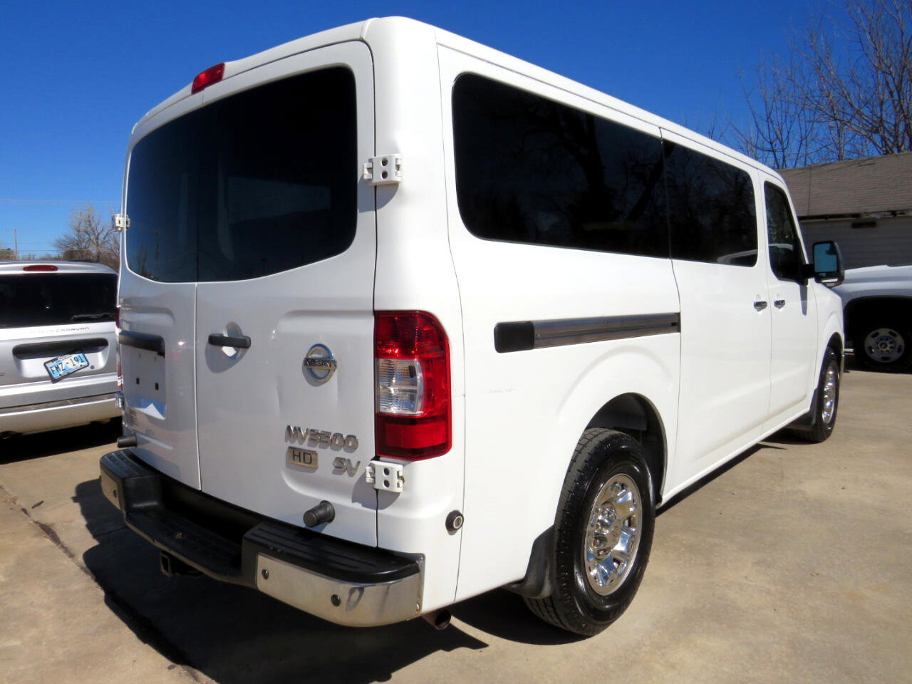 Used 2013 Nissan NV 3500 SV image 4