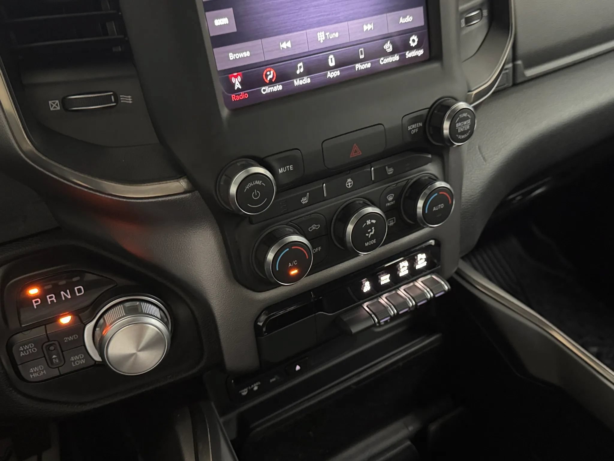 Used 2019 RAM 1500 Sport w/ Level 2 Equipment Group AWD/4WD image 28