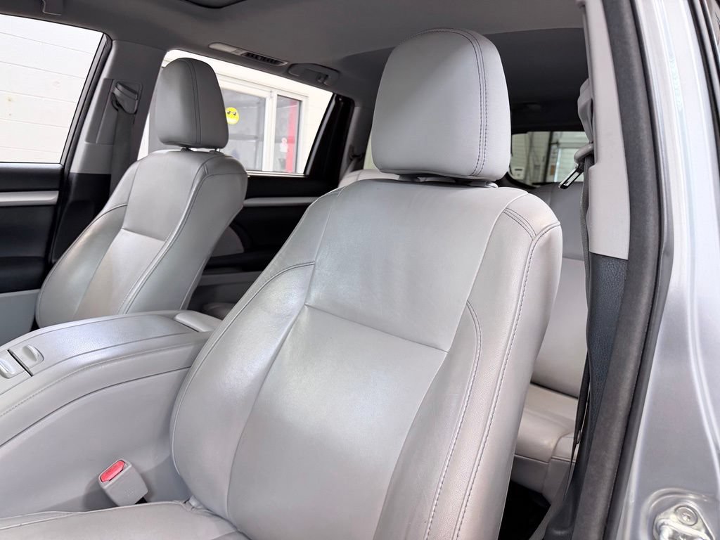 Used 2015 Toyota Highlander XLE AWD/4WD image 15