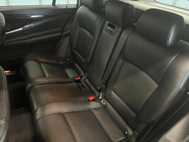 Used 2010 BMW 550i Gran Turismo xDrive AWD/4WD image 38