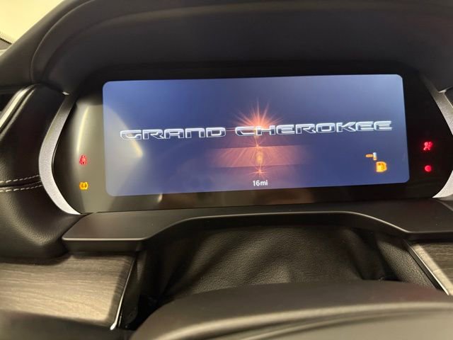 New 2025 Jeep Grand Cherokee Overland w/ Luxury Tech Group IV image 17