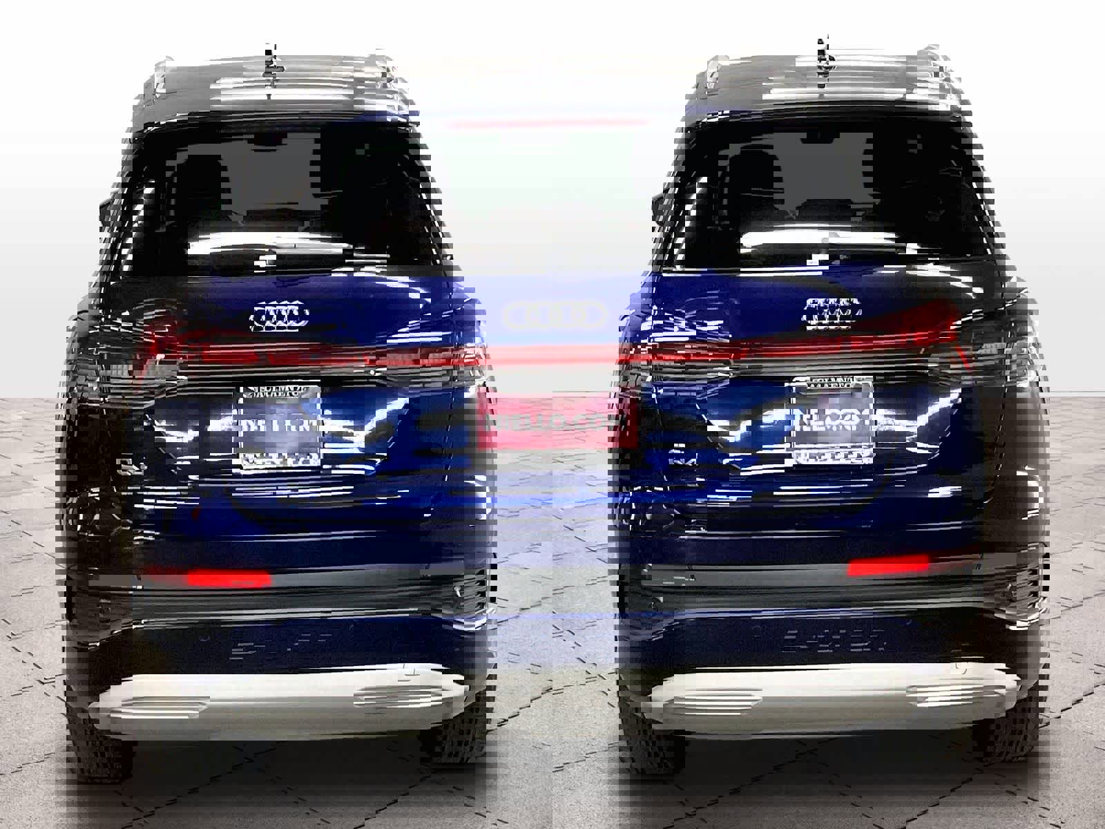 Used 2023 Audi Q4 e-tron Premium Plus w/ Premium Plus image 7