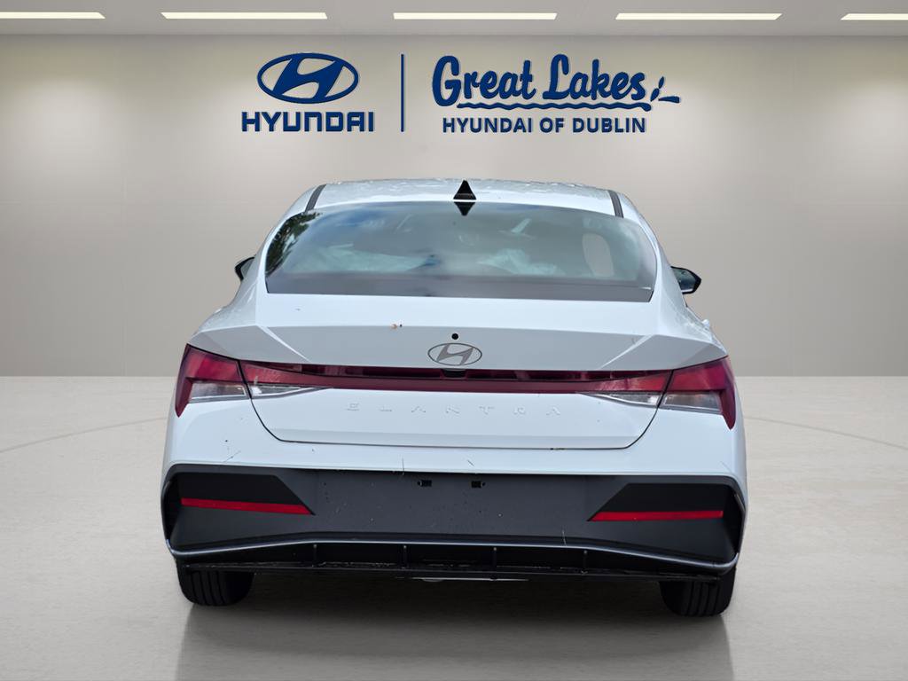 New 2026 Hyundai Elantra SE FWD image 4