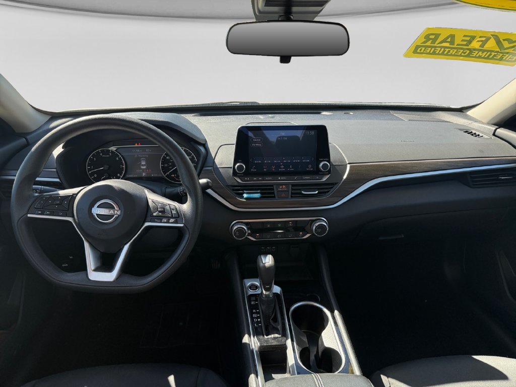 Used 2024 Nissan Altima 2.5 SV FWD image 18