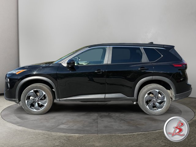 Used 2025 Nissan Rogue SV AWD/4WD image 4
