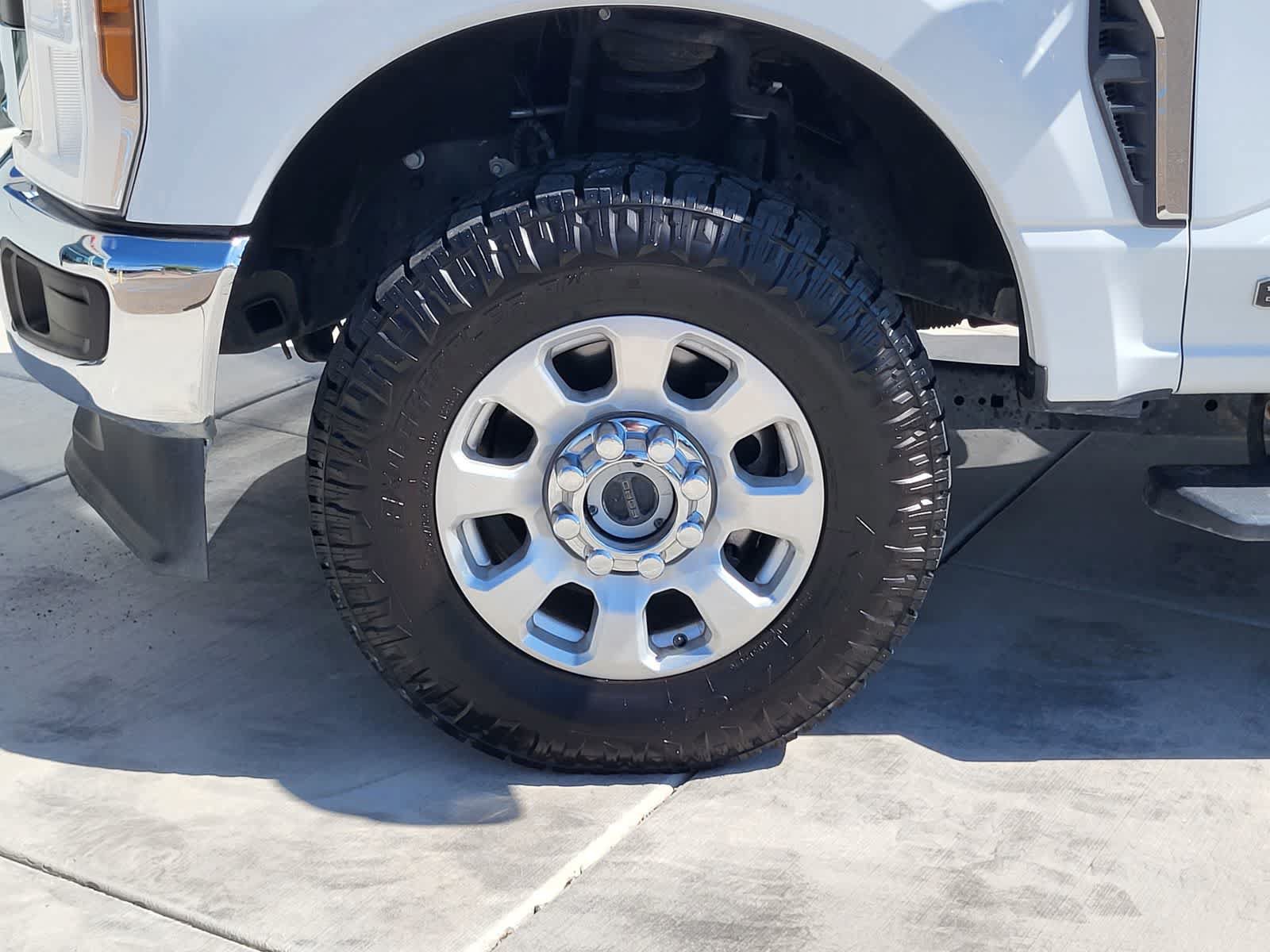 Used 2024 Ford F250 XLT w/ FX4 Off-Road Package AWD/4WD image 8
