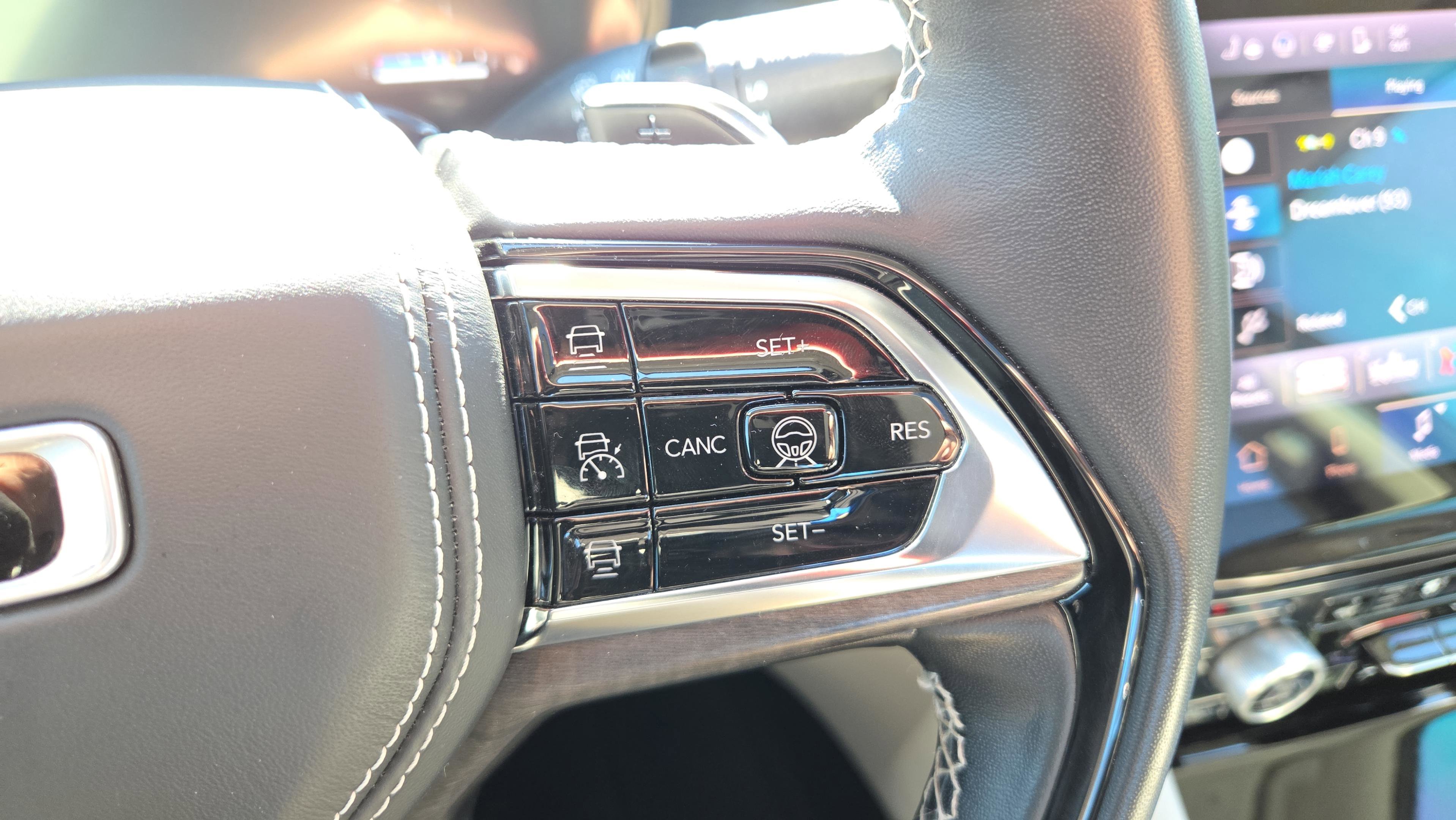 Used 2023 Jeep Grand Cherokee Overland w/ Adv Protech Group III image 21