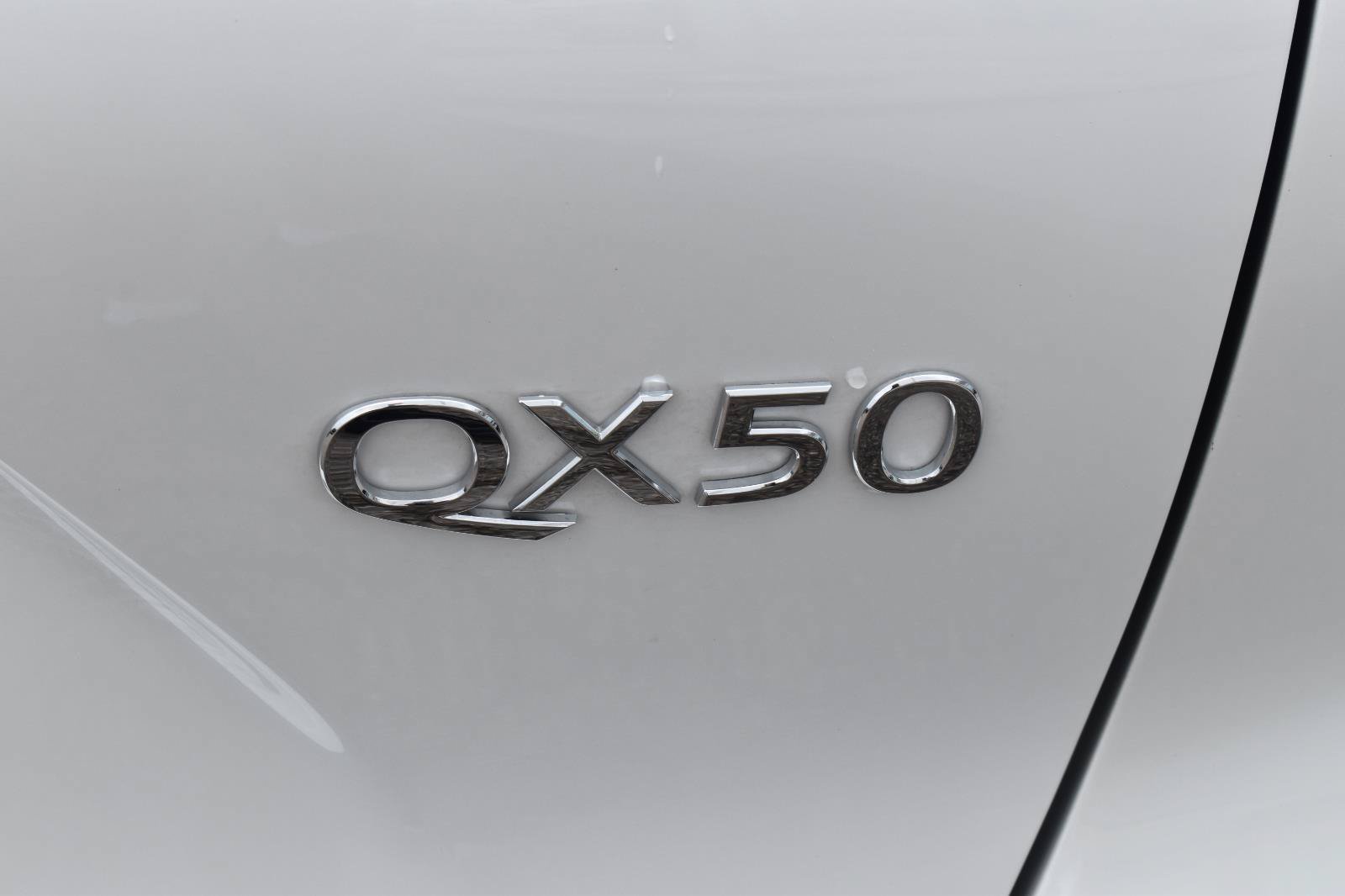Used 2023 INFINITI QX50 Luxe FWD image 8