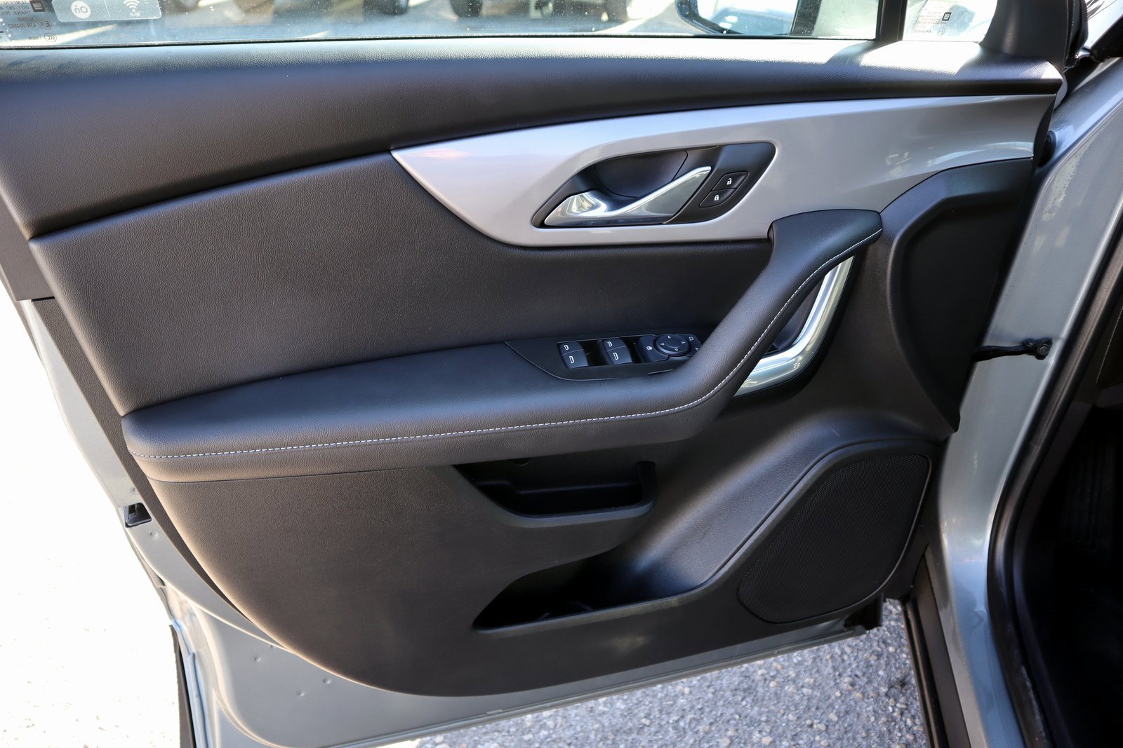 Used 2025 Chevrolet Blazer LT image 19