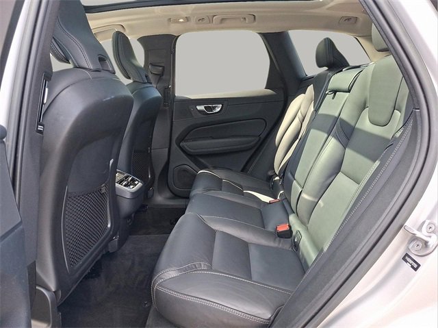 Certified 2023 Volvo XC60 B6 Ultimate w/ Protection Package Premier image 11