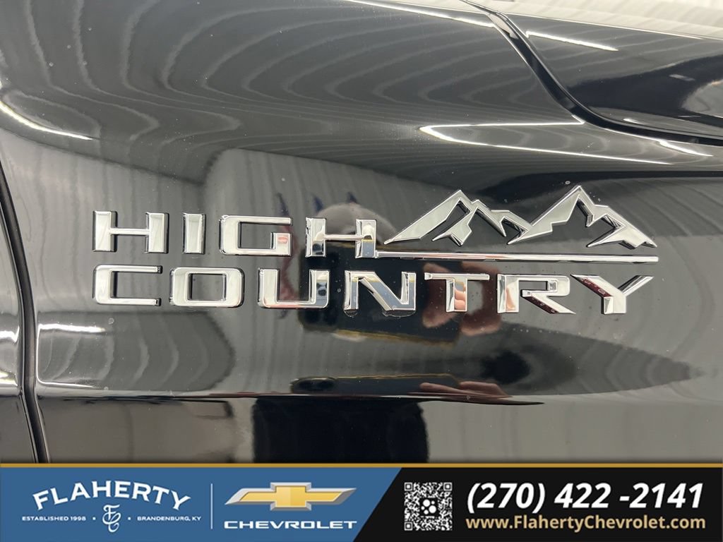 New 2026 Chevrolet Suburban High Country AWD/4WD image 18