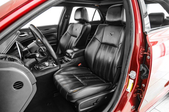 Used 2022 Chrysler 300 S image 31