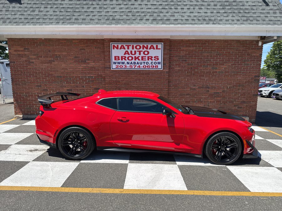 Used 2021 Chevrolet Camaro ZL1 RWD image 2