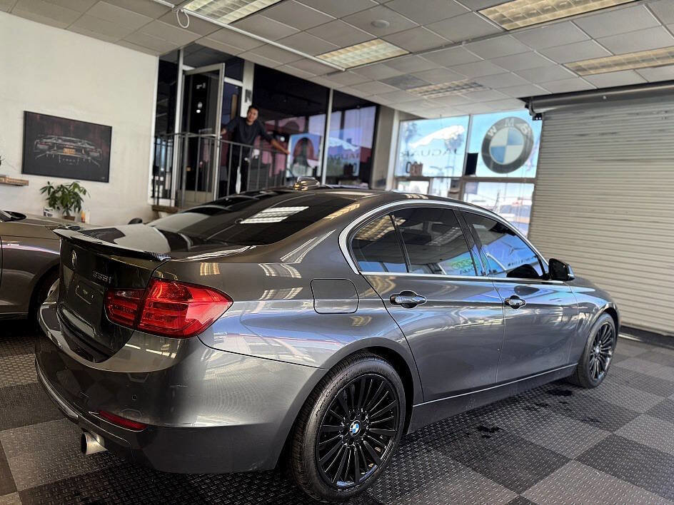 Used 2014 BMW 335i Sedan w/ Technology Package RWD image 17