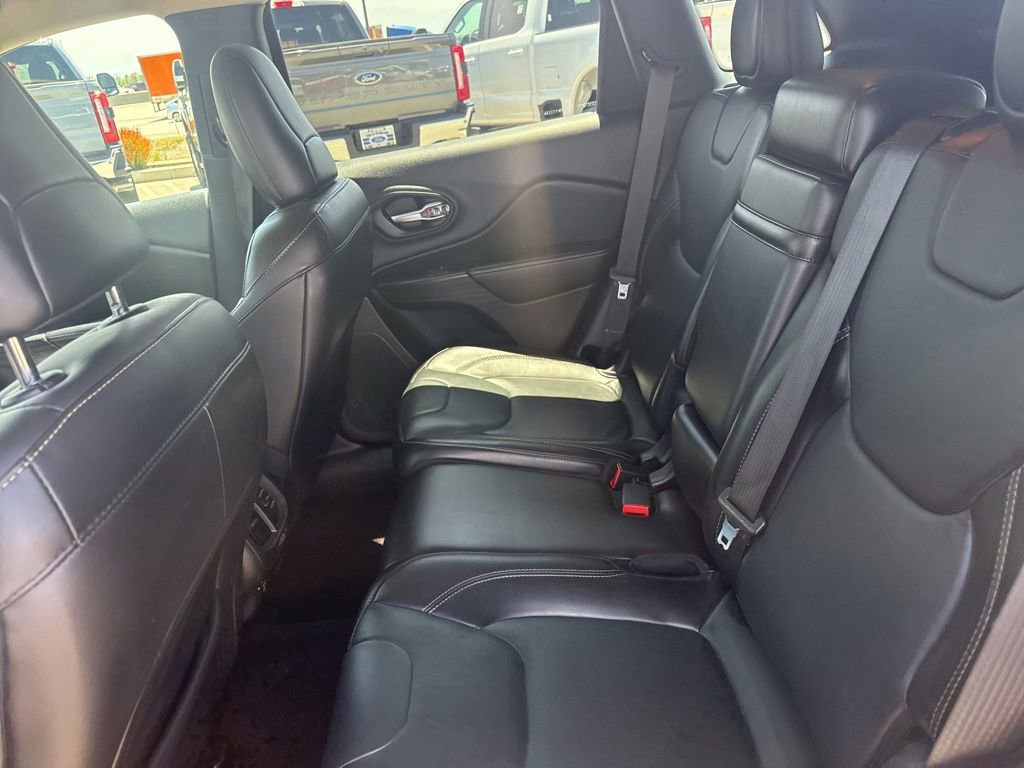Used 2016 Jeep Cherokee Limited AWD/4WD image 11