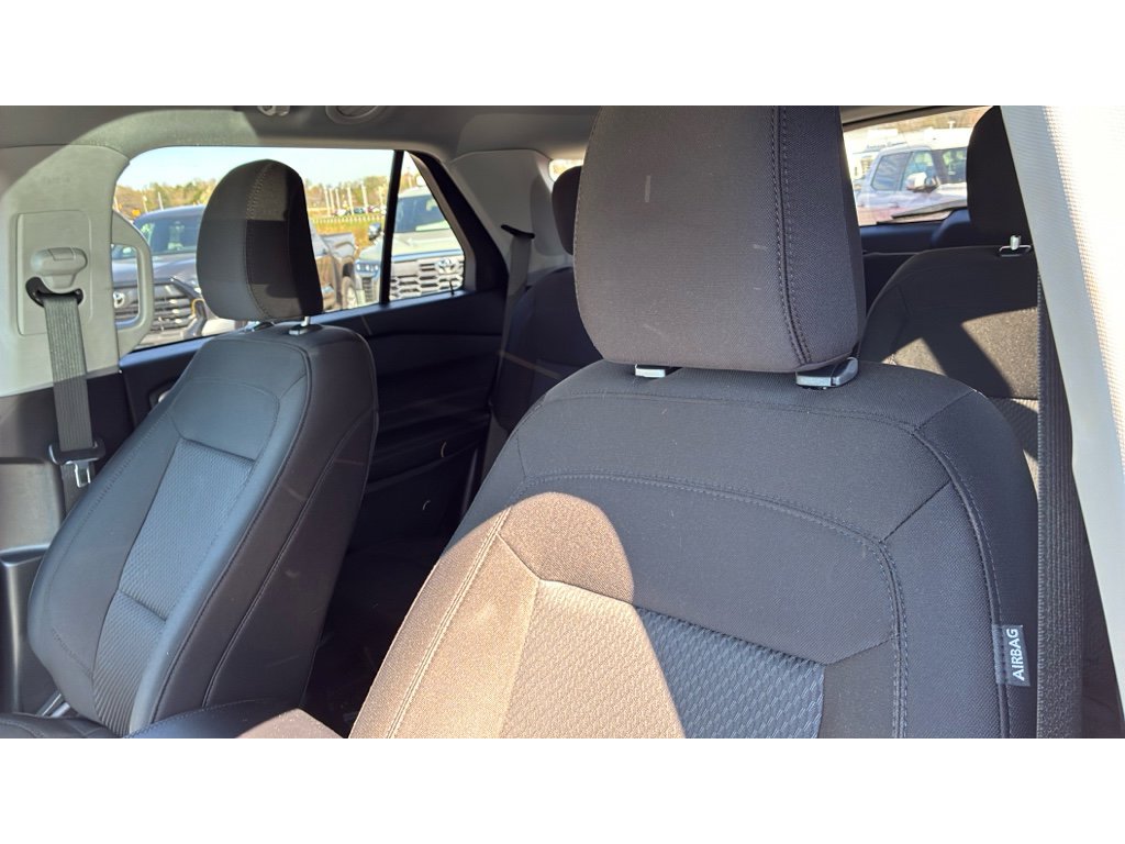 Used 2023 Ford Explorer XLT image 7