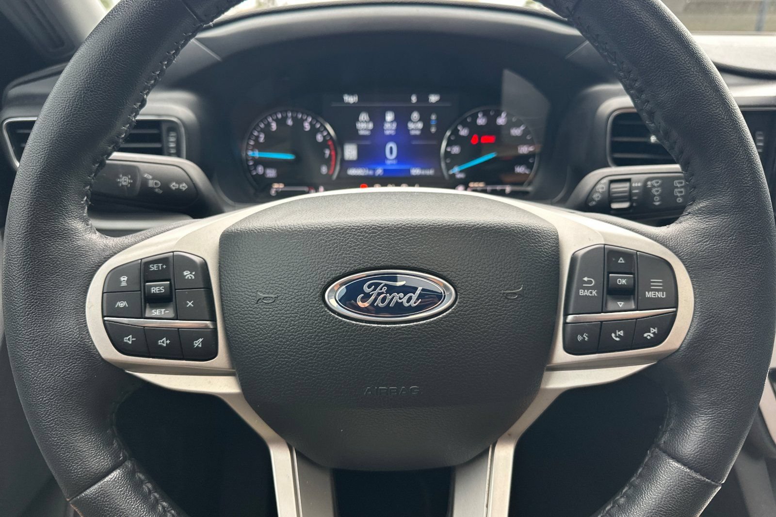 Used 2023 Ford Explorer XLT w/ Equipment Group 202A AWD/4WD image 23