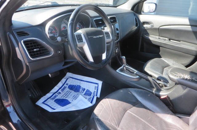 Used 2012 Chrysler 200 Limited w/ Sun/Sound Group FWD image 11