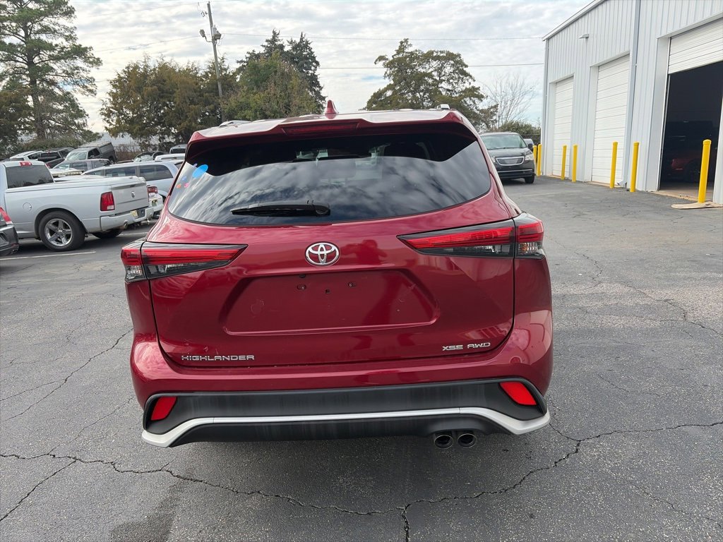 Used 2021 Toyota Highlander XSE image 6