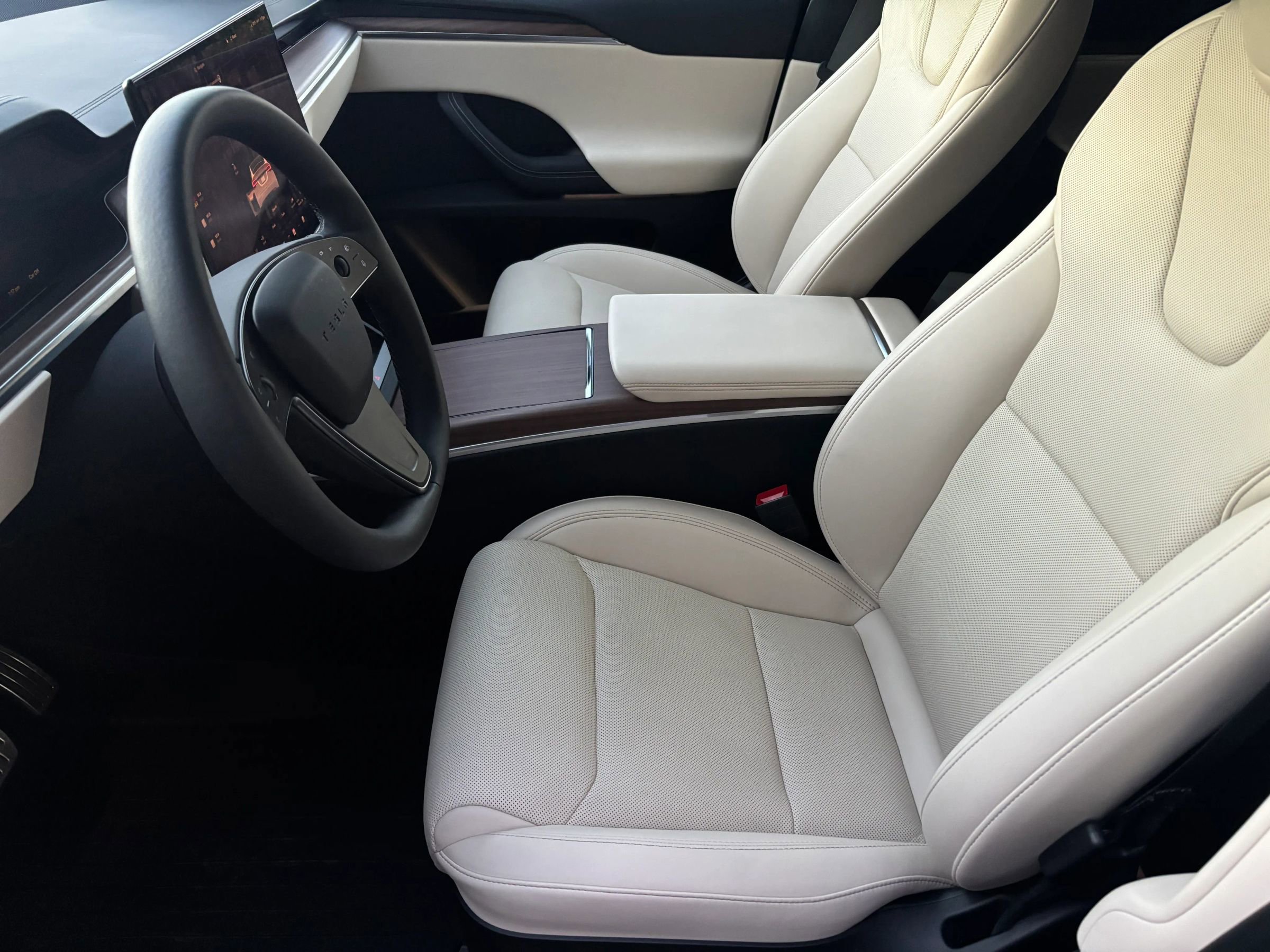 Used 2024 Tesla Model X image 11