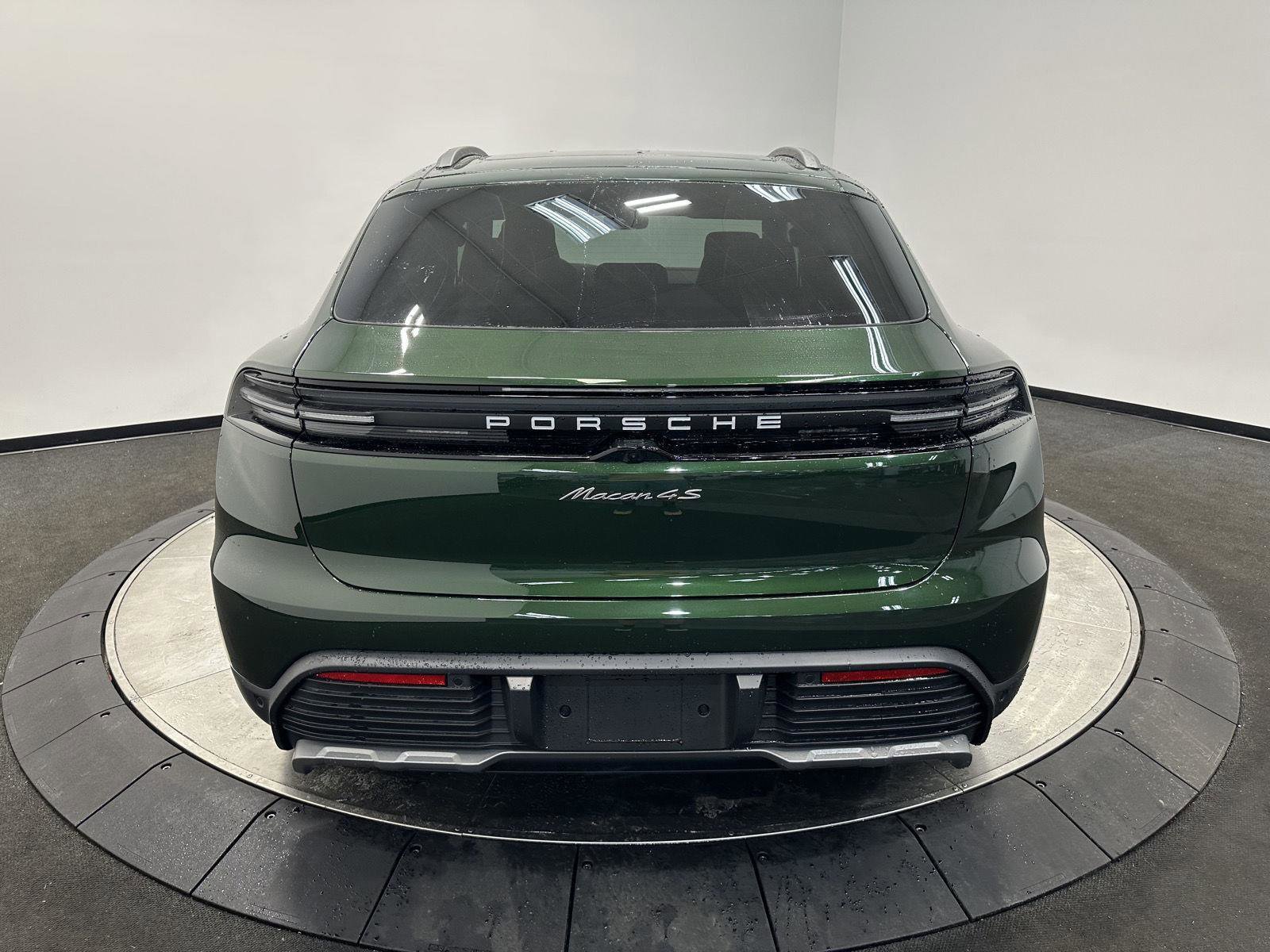 New 2025 Porsche Macan 4S Electric AWD/4WD image 6