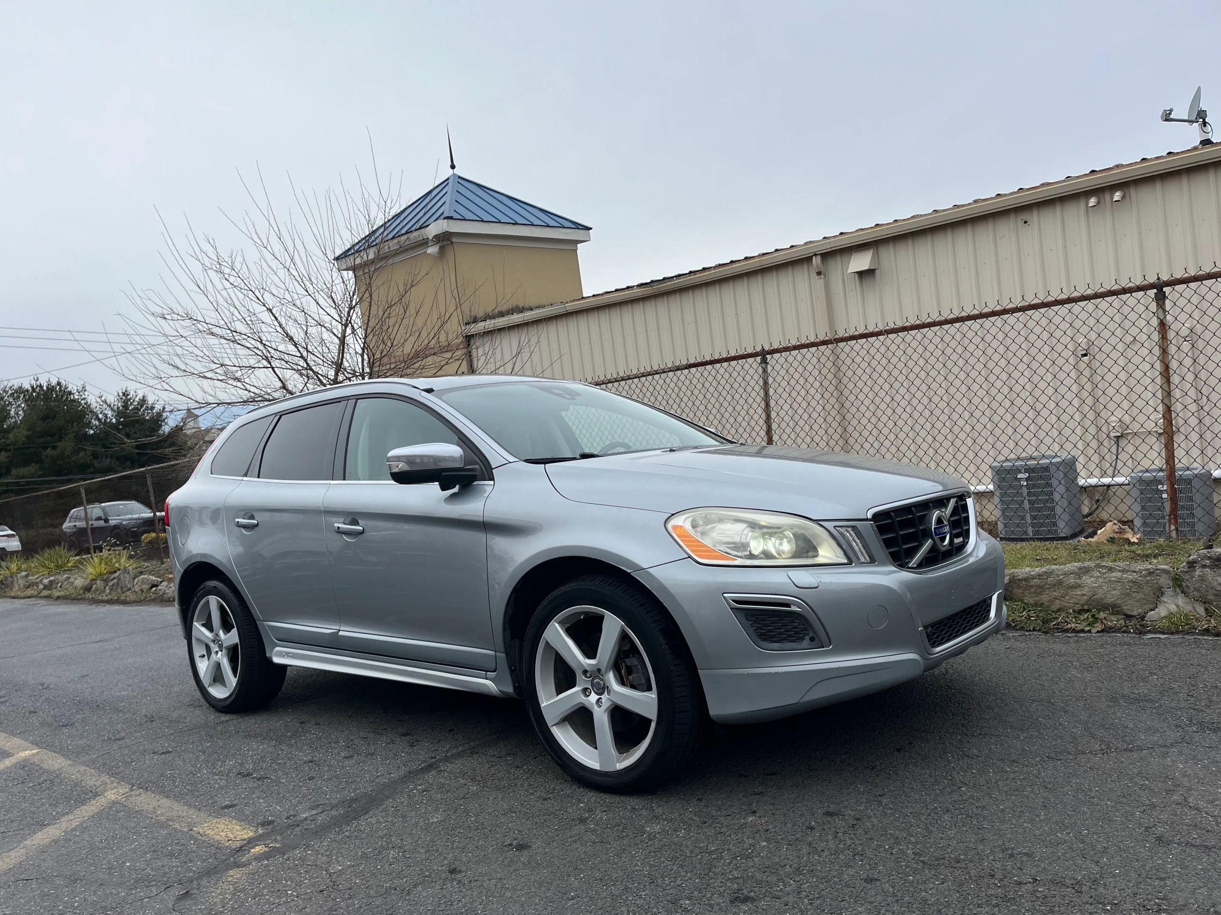 Used 2012 Volvo XC60 T6 R-Design image 1