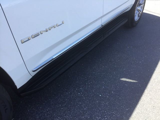 Used 2024 GMC Yukon XL Denali AWD/4WD image 10