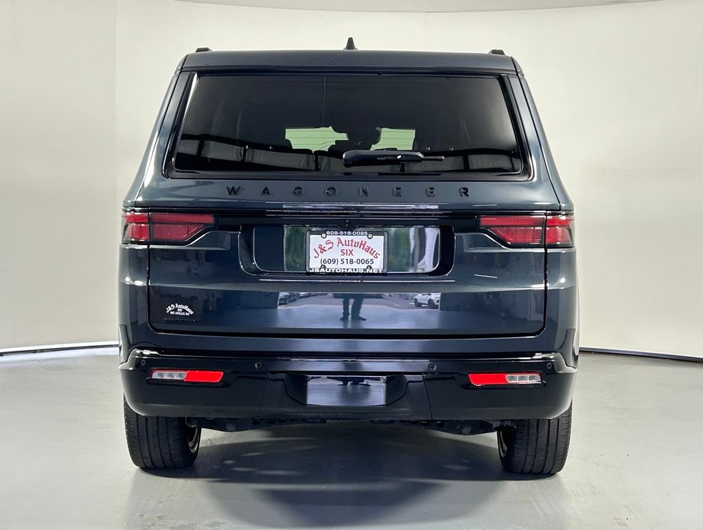 Used 2023 Jeep Wagoneer Series II AWD/4WD image 6