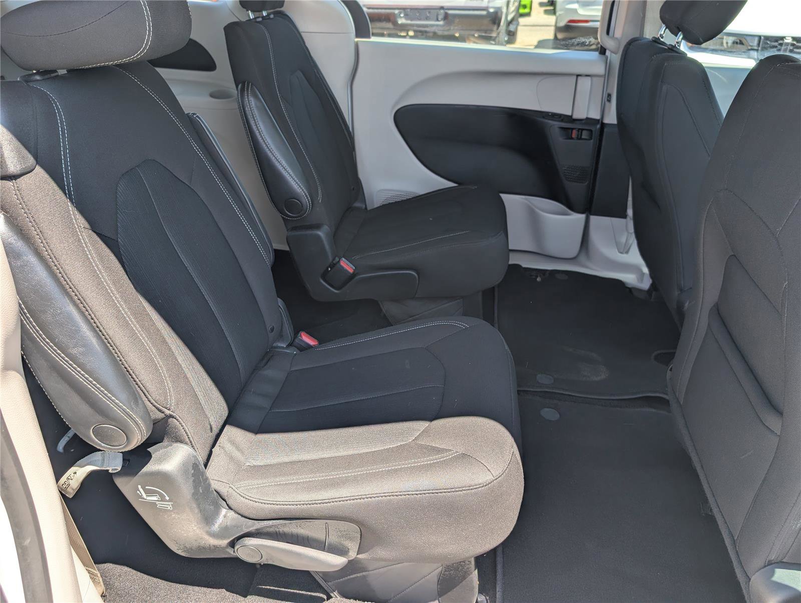 Used 2023 Chrysler Voyager LX FWD image 11