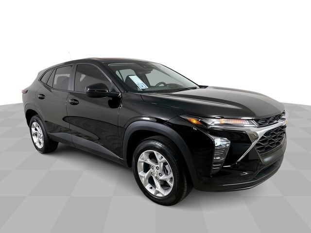 New 2026 Chevrolet Trax LS w/ LS Convenience Package FWD image 3