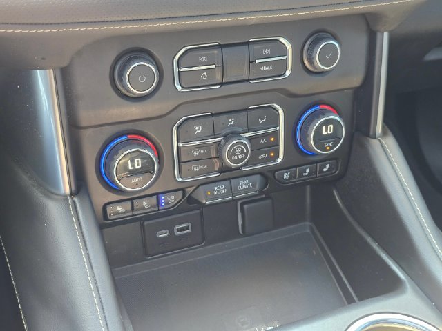 Used 2023 Chevrolet Tahoe Premier AWD/4WD image 32